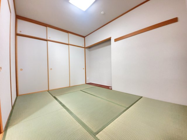 【リノベーション仕様】和室6帖！リビングと続き間で使用できます♪