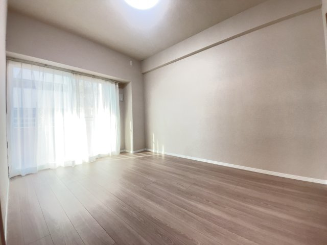 【新設】全洋室クローゼット設置！収納が豊富です♪