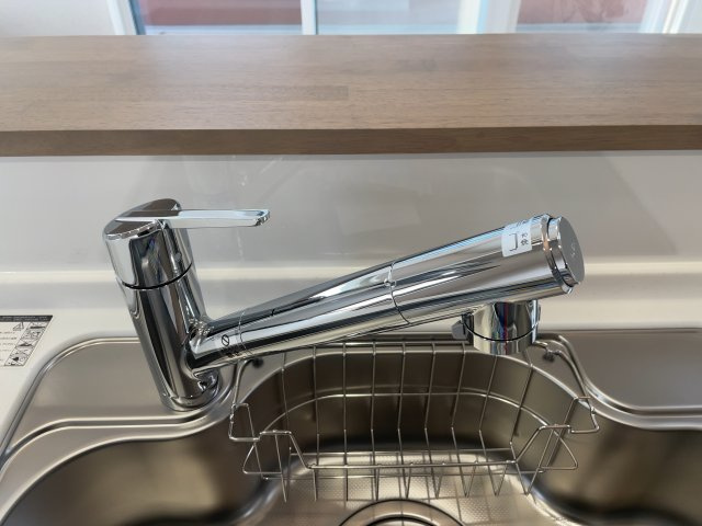 【新品】綺麗な美味しい水で健康的に！カートリッジ式浄水器付きです♪