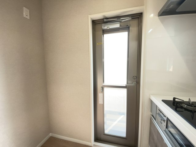 ☆キッチン掃出しバルコニー付き☆