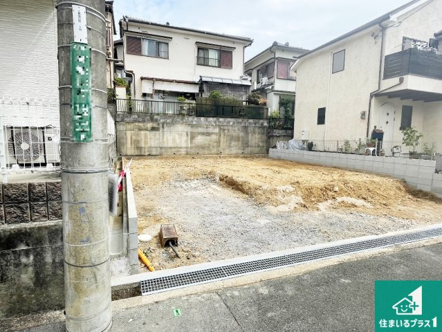 周辺は落ち着いた街並みの住宅地！子育てがしやすい住環境です！現地でしかわからない事もございます。是非一度ご覧ください。