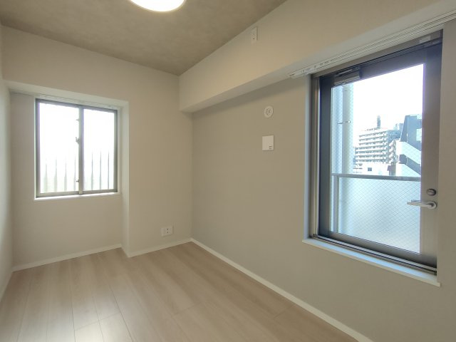 【洋室約5.0帖】　主寝室や子ども部屋にいかがでしょうか？