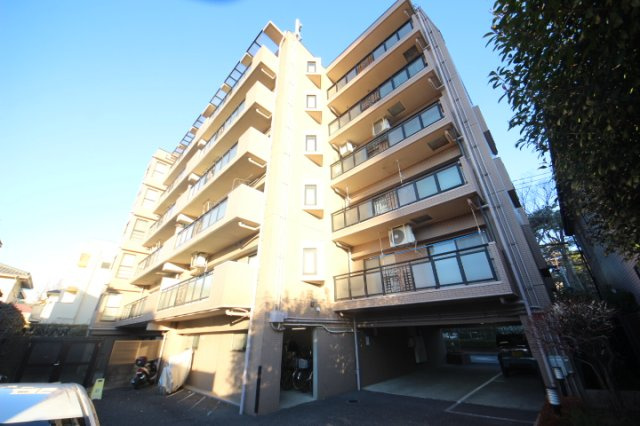 角部屋で広々とした専用ポーチ付きのお住まい