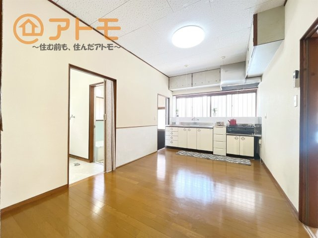 家族団らんのイメージは、リビングを思い浮かべませんか？リビングこそ広々としたお部屋が良いですね♪