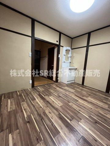 使い勝手のいい洋室です