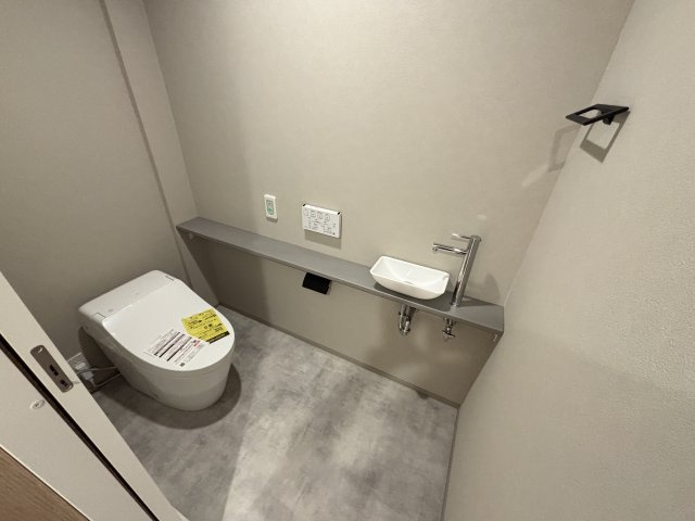 奥行きのあるトイレ