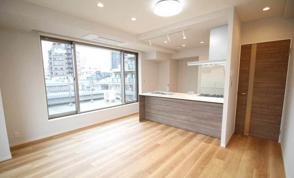 お料理中も家族と会話が弾む対面キッチンです！お部屋全体を見渡せるので小さなお子様がいても安心ですね♪