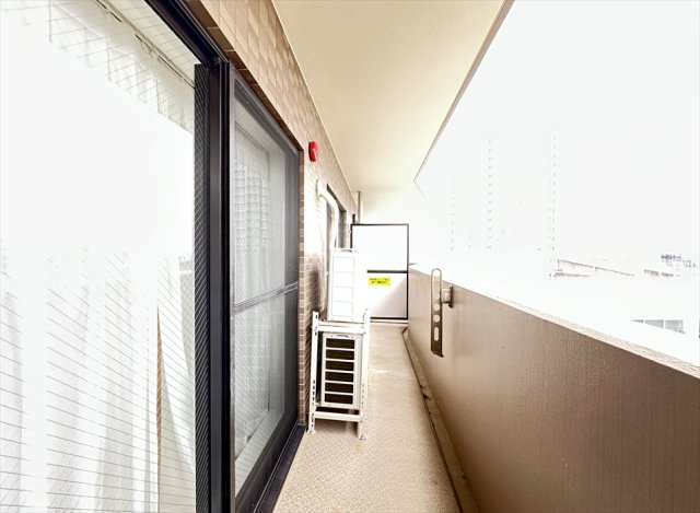 2部屋から出入り可能なバルコニー。開放感良好です。