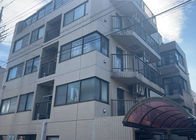 隣家の土地はどうなっているのか、生活利便施設が近くにあるのか、学校まで近いかなど、お客様のライフスタイルにあわせたイメージが重要です。また、近くにあると困る施設が近くにないかも確認するといいでしょう。