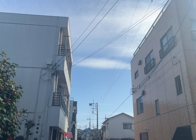 土地の地勢が高台の場合、景色を綺麗にみることができ、景色にこだわってお家探ししている方におすすめです！また平坦地よりも風通しがいいというメリットがあります。デメリットもあるので是非現地でご確認下さい。