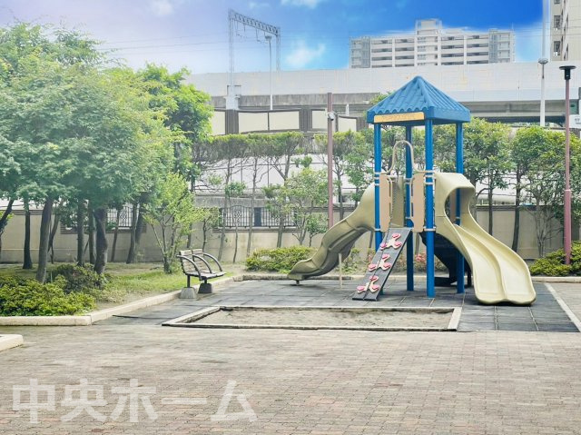 敷地内には緑も多く住環境良好です