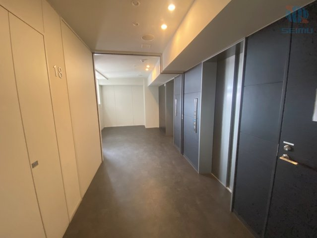 【共用部】清潔感のあるエレベーターホールは、管理の行き届いたマンションならではの魅力です。