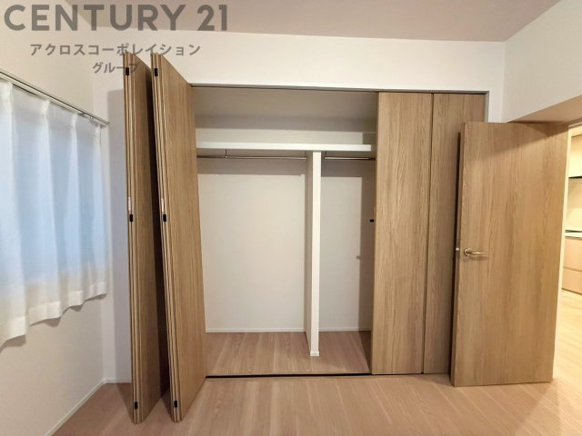 衣類やアクセサリー、小物類の収納が便利で整理整頓がしやすく、部屋の美観を保ちつつ、スペースを最大限に活用できます。衣服のしわやダメージを防ぎ、長持ちさせることができます。　