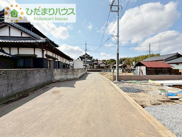 南道路に面しているので日当たり良好☆光が差し込む明るい暮らしが可能です(^^)/