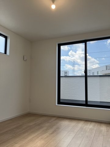 広々とした洋室です