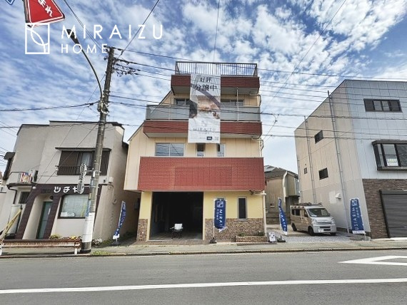 日当たりの良いお家は嬉しいですよね。それぞれ価値観が分かれる箇所です、実際に内覧して日当たりの心地よさをご体感下さいね♪