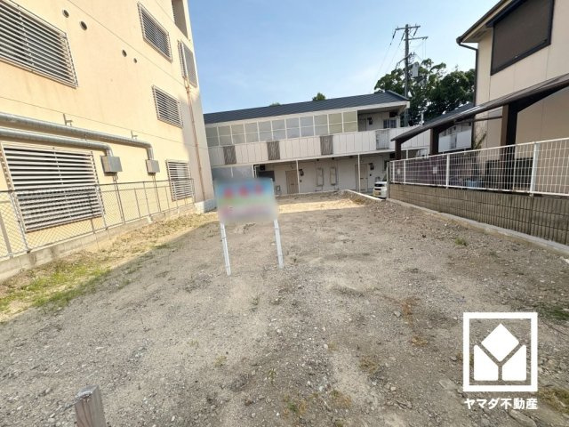 平担地につき建築コストが抑えられ、建物設計の自由度が高まります。バリアフリー設計にも適しています。
