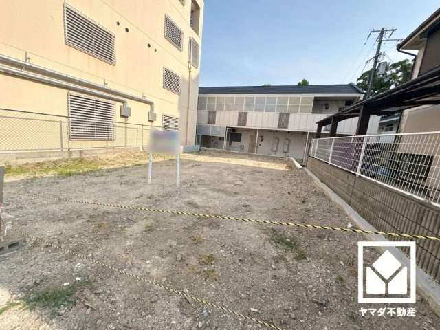 「ローソン西宮瓦木町店」まで徒歩2分、「ウエルシア西宮上甲子園店」まで徒歩9分、「コーヨー甲子園店」まで徒歩12分など、お買い物施設が徒歩圏内に複数あり便利な住環境です。