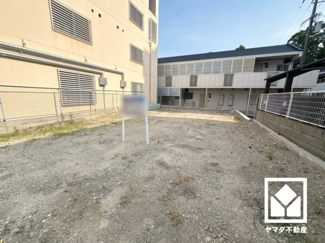 周囲にはすでに建物が建っていますので、実際の採光状況や窓の位置なども事前にご確認いただけます。