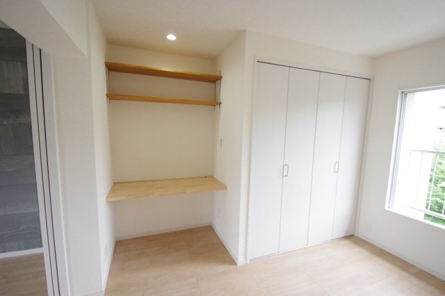 収納建具交換済み