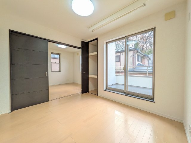 ～2階5.25帖の2部屋は、引戸での行き来が可能です～