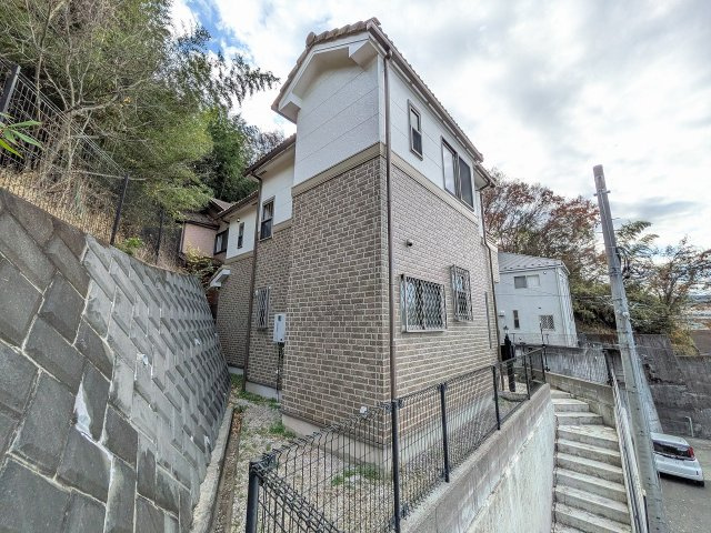 ～八王子みなみ野駅徒歩9分　内装リフォーム済　高台につき眺望良好です～