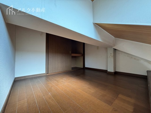 屋根裏収納部屋