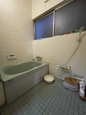 落ち着いた空間のお風呂です