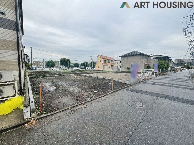 前面道路含む現地写真です