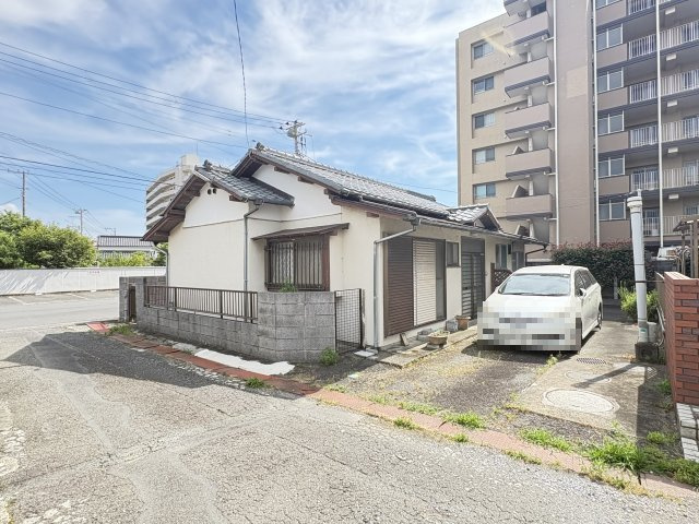 現在上物有ですが、解体更地渡しとなります。
