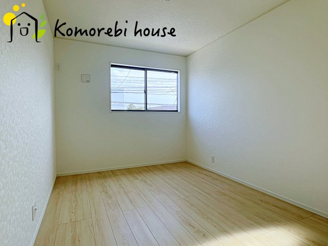 落ち着いた色調の洋室です