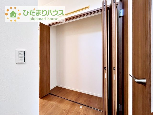ちょこっとした収納があることで、消耗品のストックをするのにも便利です☆