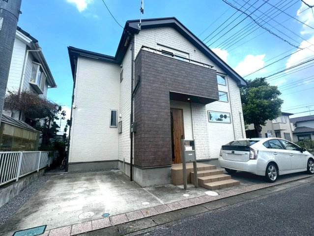 南西角地で陽当り良好！水回りの集中した家事ラク動線！リビングには開放感ある上部吹抜け！全居室収納付き・WIC・パントリー・玄関収納・豊富な収納スペース！千間台小学校まで徒歩約5分(350ｍ)です！