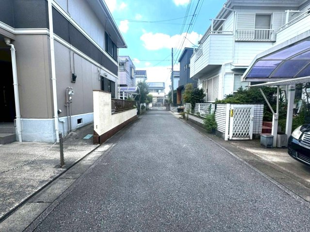 南西角地で陽当り良好！水回りの集中した家事ラク動線！リビングには開放感ある上部吹抜け！全居室収納付き・WIC・パントリー・玄関収納・豊富な収納スペース！千間台小学校まで徒歩約5分(350ｍ)です！