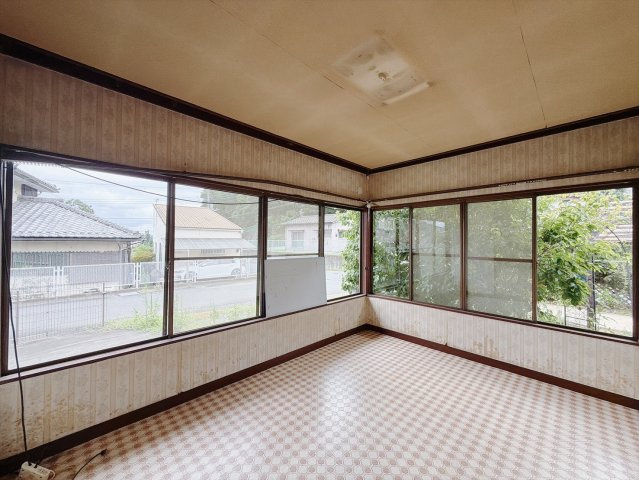 ■洋室｜明るさと開放感を感じられる、快適な住空間(^^♪自然光に包まれ、毎日を気持ちよく過ごせる一室です♪