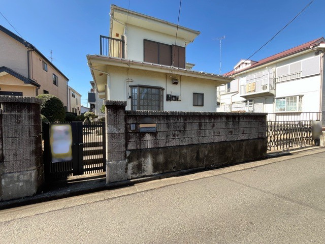 家を建てる前提で土地を探している場合、地盤の丈夫さは譲れない条件の一つです。地盤が脆弱だと追加工事が必要となります。また、過去に地盤沈下や液状化現象を起こした土地は、できるだけ避けた方がいいでしょう。