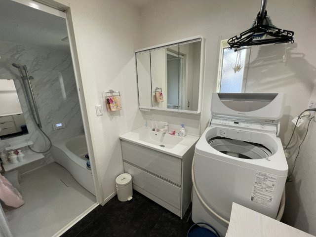使いやすい独立洗面台です