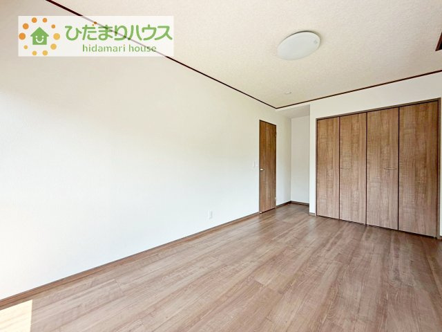 ゆとりのある主寝室！ご家族全員で寝れちゃいます♪