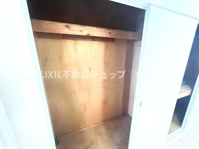 しっかりとした大きさのクローゼットを完備し、収納スペースも十分！