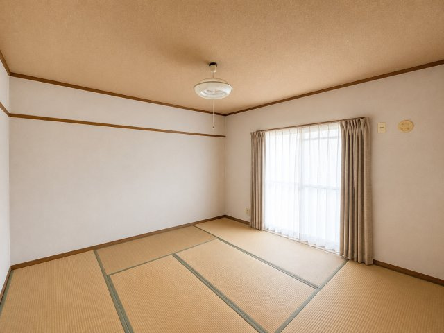 落ち着いた雰囲気の和室付きです