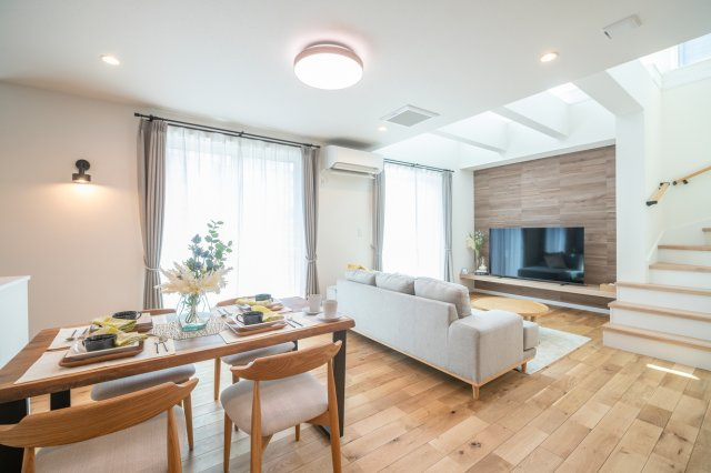 家具、家電、カーテン付き（保証外）