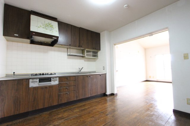 キッチンは約6.0帖確保！家具を置いても広々お使いいただけます！