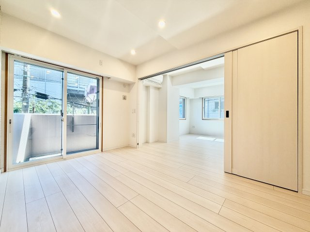 流行に左右されず、将来にわたって価値が継続する「上質」な佇まい。おしゃれな雰囲気や自然の潤い、親しみやすさといった個性を、街に新たな価値をもたらし続ける。