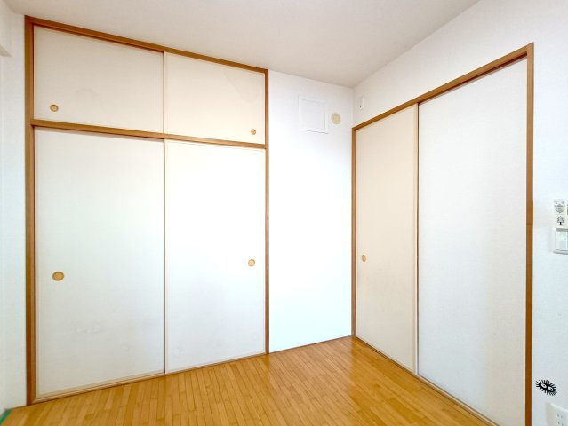 【和室】　各部屋に収納を備え、衣類や荷物もすっきり整理できます。