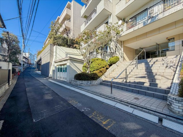 マンション前道路