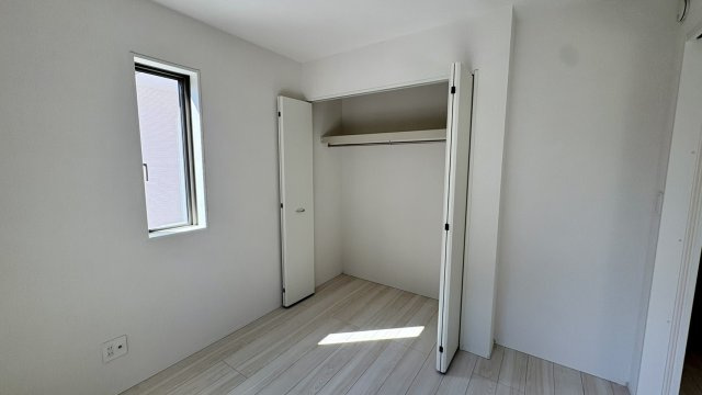 収納が豊富で、暮らしやすさに配慮した間取りです。