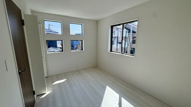 全居室収納付きで、お部屋がすっきり片付きます。