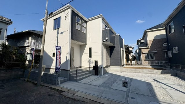全居室南東向き・全居室に収納がある4LDK・WIC！駐車スペース2台可(車種による)！