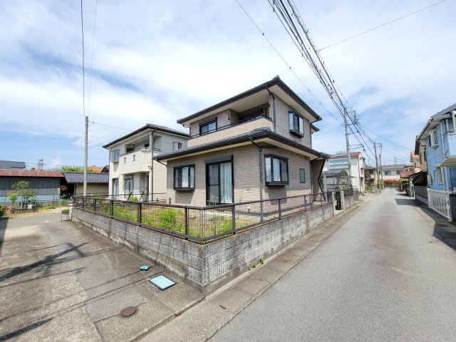 リニアの開業により、東京までの移動はわずか20分台へ。さらに、リニア山梨駅と甲府駅をつなぐ交通インフラの整備が進み甲府駅の利便性も向上します。