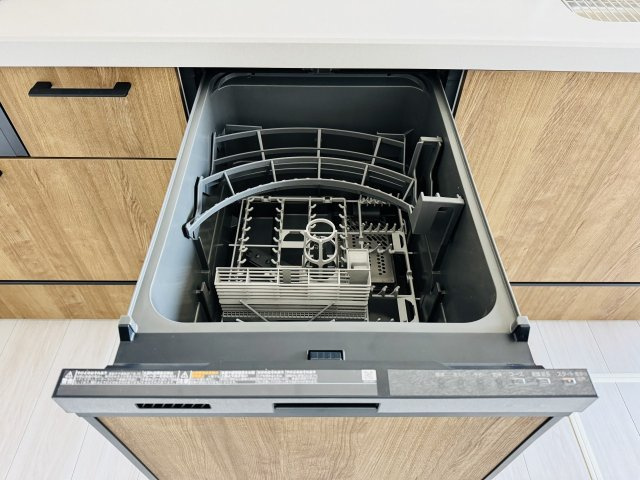 ～食洗機付き　食事後の食器洗いはお任せ、家族でゆっくりとくつろげます～